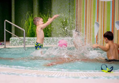 Гости Hotel Pagony Wellness