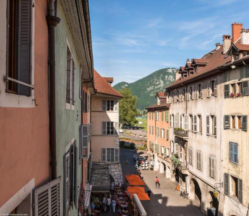 Annecy Historical Center - 165 square meter - 3 bedrooms & 3 bathrooms photo 2