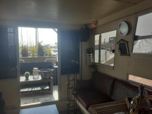 Gallery image of Magnifique bateau maison in Ouistreham