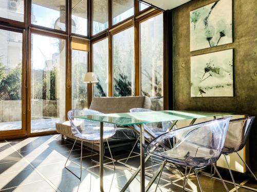 Zwierzyniecka Lofts with Patio and Air Conditioning, Cracow city heart Old Town