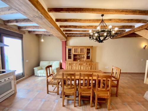 Φωτογραφία από το άλμπουμ του La Parada de Jimena-Casa rústica rodeada de bodegas en Rueda σε Rueda