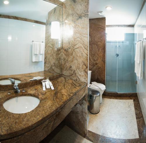 Un baño de Hotel Astoria Copacabana