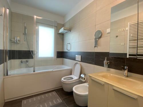 Phòng tắm tại RIA Lungomare
