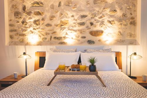Una cama o camas en una habitación de La Source d'Arbère