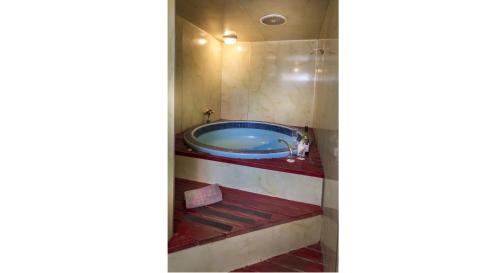 Koupelna v ubytování Malones Spa Motel