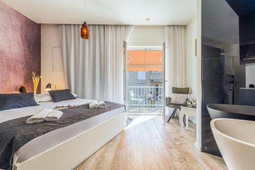 Central rooms in Old Town by Belmont Realty