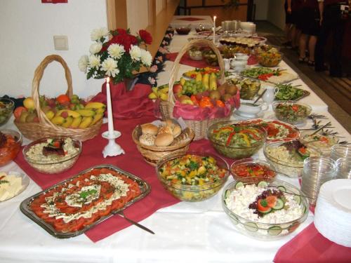 Jídlo v hotelu nebo okolí