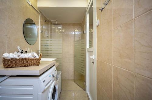 Salle de bains dans l'établissement Ben Yehuda Pearl - יציאה במוצאי שבת וחג ללא עלות