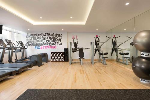 Фитнес-центр и/или тренажеры в TRYP by Wyndham Dubai