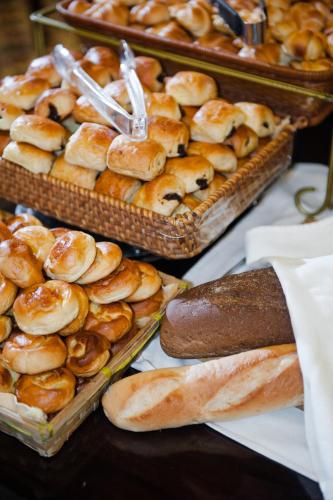 Makanan di atau berdekatan hotel