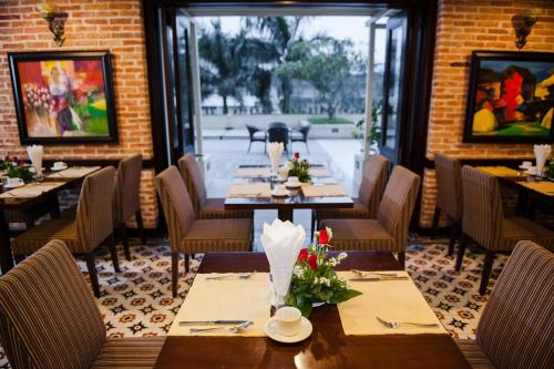 Ruang duduk di Muong Thanh Holiday Hue Hotel