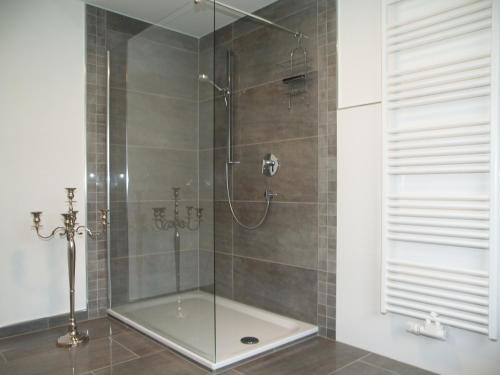 Kylpyhuone majoituspaikassa Weingut Bastian