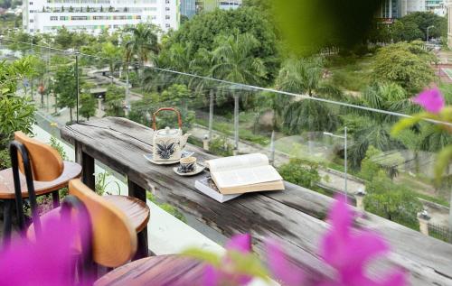 Zahrada ubytování Draha Halong Hotel - Serenity, Charm and Nature - Preferred by Western Travelers