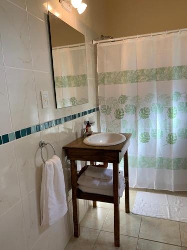 A bathroom at Complejo La Querencia de Colón