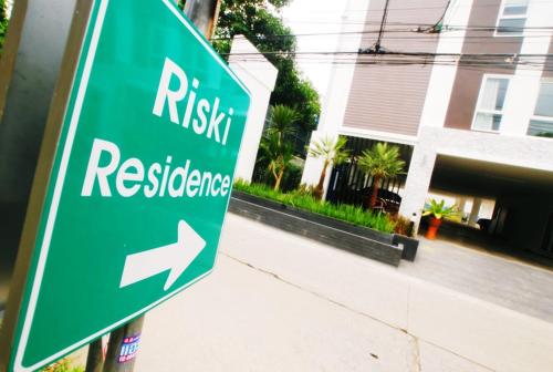 ノンタブリーにあるRiski Residence Ngamwongwanのギャラリーの写真