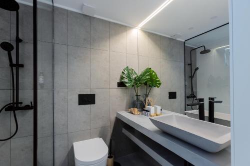 Sesimbra Hilltop Ocean View - Bay Apartment