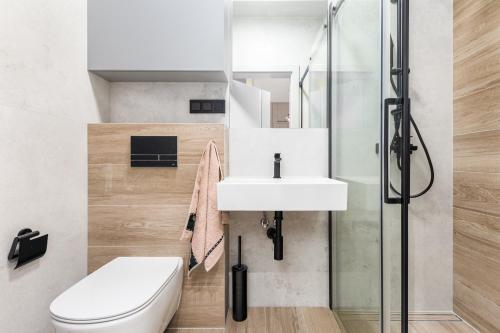 Et badeværelse på BG Premium Apartments Mennica Residence