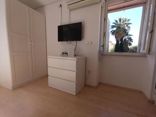 Modern studio in a superb location