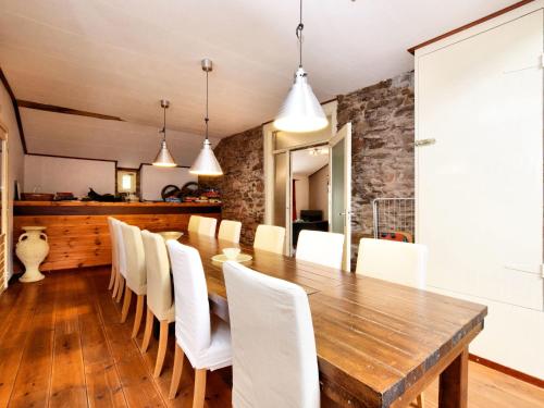 Posezení v ubytování Rustic Farm Stay in Rogery