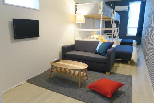 Μια τηλεόραση ή/και κέντρο ψυχαγωγίας στο neko neko apartment
