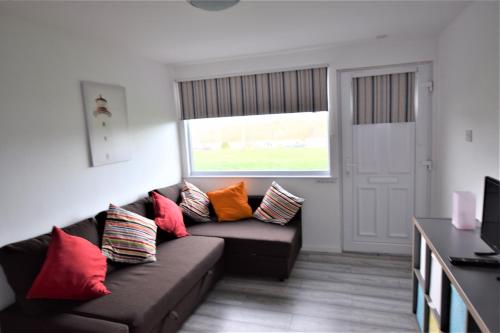 Chalet 56 Sandown Bay Holiday Centre GENEROUS MONEY OFF FERRY CROSSING & SPECIAL OFFER UNTIL END OF 