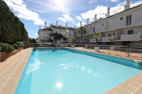 One bedroom apartment walking distance to Puerto Banus