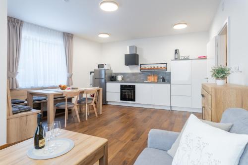 Kuchyň nebo kuchyňský kout v ubytování Apartmány Resort Vrchlabí