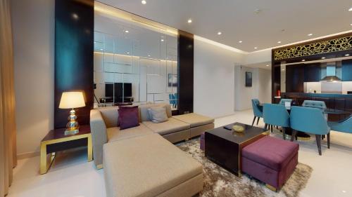 Hometown Apartments - Modern Sophisticated 3BR Apartmet in Upper Crest Downtown, Dubai – Updated 2021 Prices