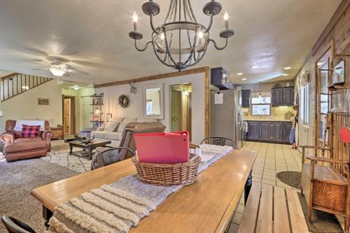 Gallery image of Porch, Grill and Loft Rustic Rim Country Retreat! in Pine