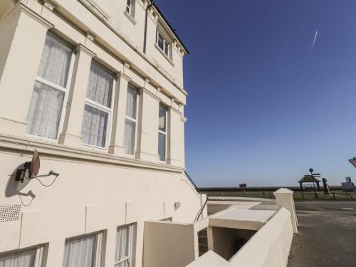 Littlestone Beach Apartment – Photos 3