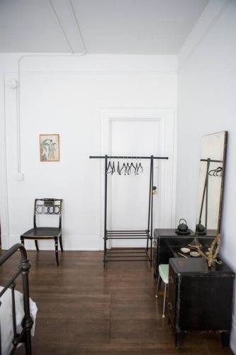 Object Hotel 1BR Shared Bath Room 2D – Photos 5