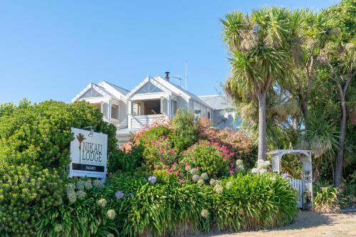 Κήπος έξω από το Nikau Lodge