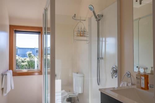 Ванная комната в Nikau Lodge