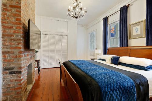 Легло или легла в стая в Bourbon Street Condos