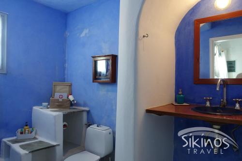 Gallery image of Seaside Traditional Cycladic House in Sikinos