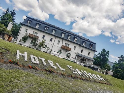 Budynek, w którym mieści się hotel