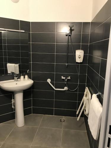 Un baño de Première Classe Reims Ouest - Tinqueux