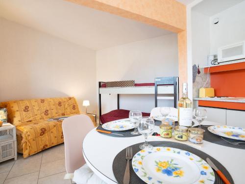 Studio Escale Port-1 by Interhome