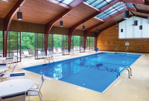 Kolam renang di atau dekat dengan Burr Oak Lodge and Conference Center