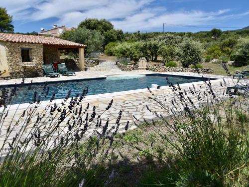 Πισίνα στο ή κοντά στο Villa La Chênaie by Interhome