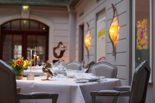 Relais & Châteaux Bülow Palaisにあるレストランまたは飲食店