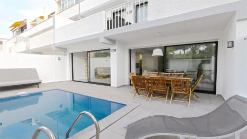 Marina Parque 211-CleverDetails, Located in the Marina, Private Pool