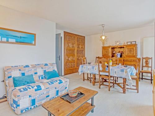 Posezení v ubytování Apartment Le Grand Large-1 by Interhome