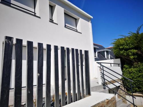 Maison contemporaine refaite à neuf - À 50M de l'océan