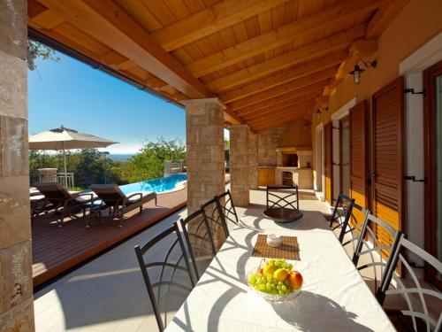 House Labin 688
