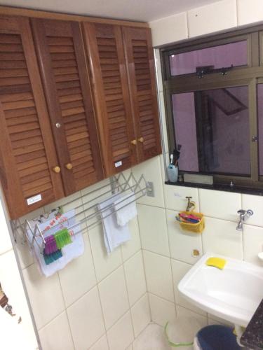 Phòng tắm tại Apartamento na Prainha, de um quarto!
