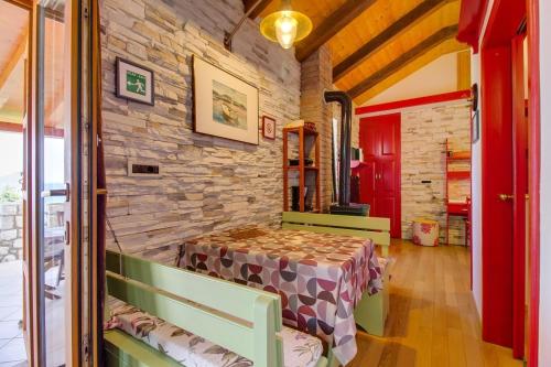 Ένα ή περισσότερα κρεβάτια σε δωμάτιο στο House Stivan (4239)