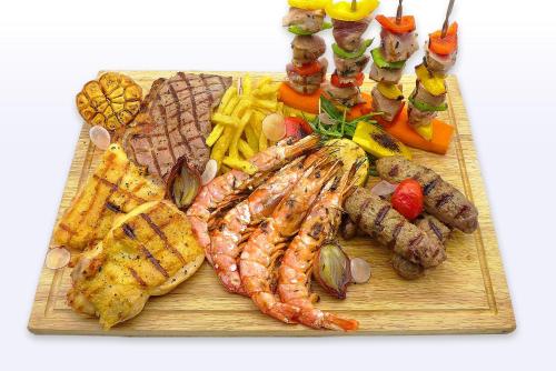 ホテルの敷地内または近くでの食事または食べ物