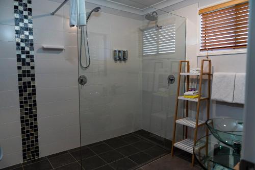 
A bathroom at Maric Park Cottages
