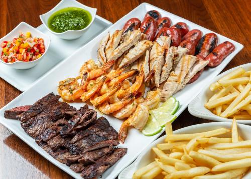 Makanan di atau berdekatan hotel
